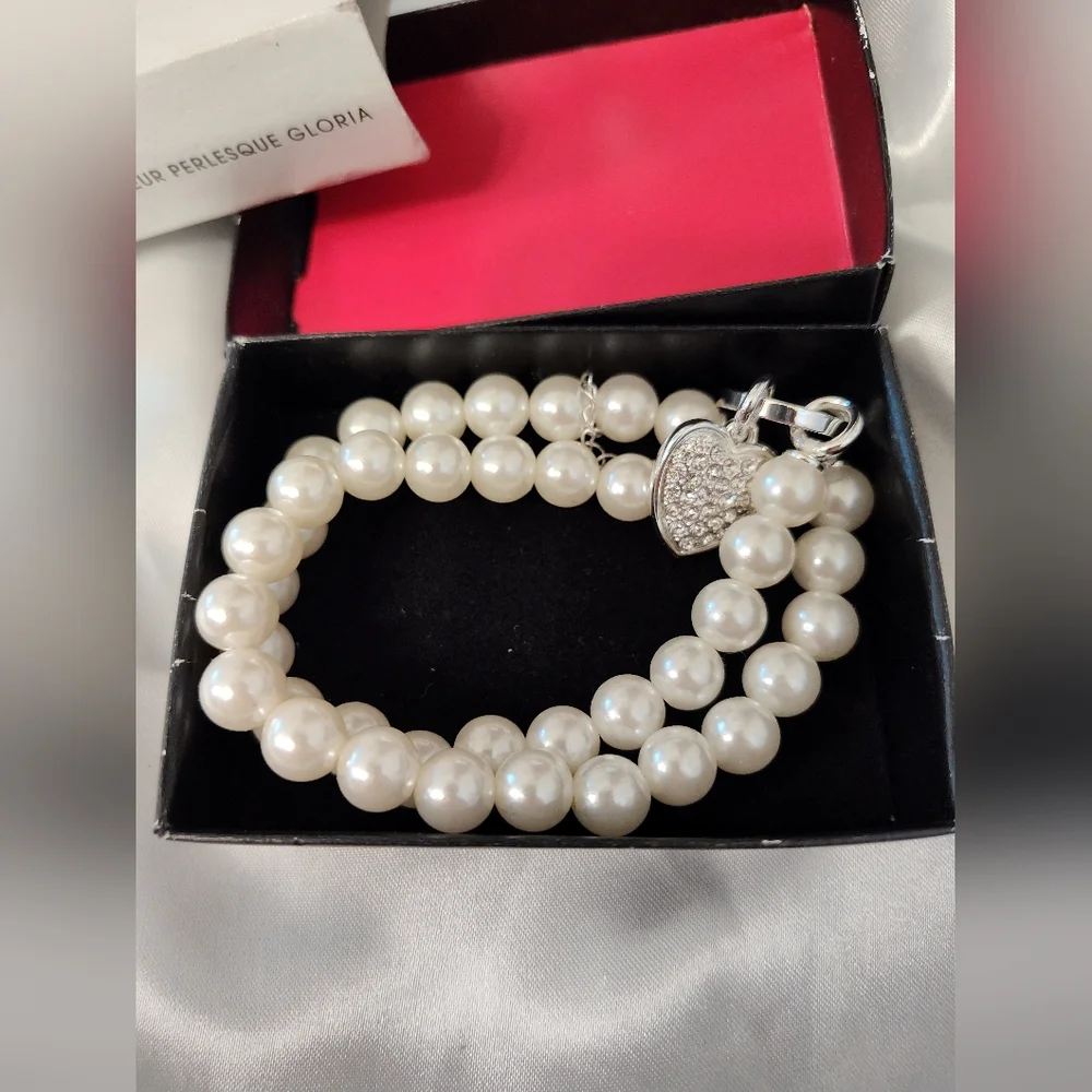 Avon Silver Tone And Rhinestones, Heart and Pearl Necklace - Picture 2 of 7